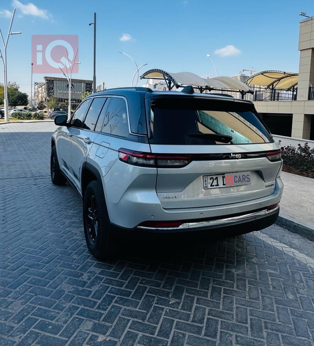 جيب جراند شيروكي